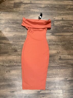 Boohoo off shoulder open back Midi Dress in Coral